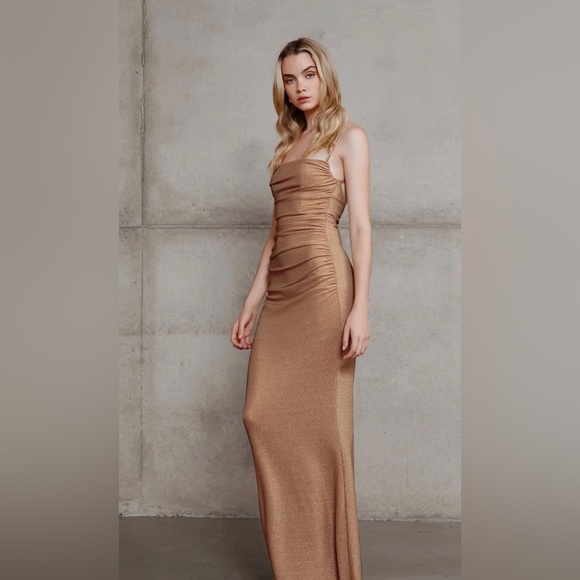 Champagnes Low Back Dress - Picture 3 of 5